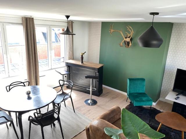 Appartement duplex proche gare vue tour Perret avec parking gratuit à Amiens Extérieur photo